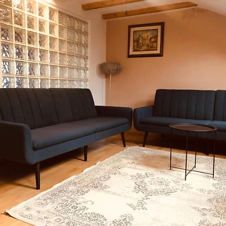 Central Apartment Prishtinë Ngoại thất bức ảnh
