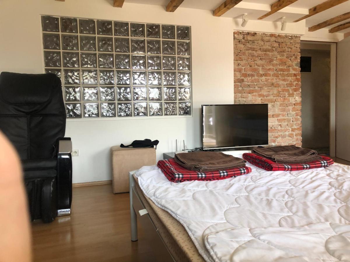 Central Apartment Prishtinë Ngoại thất bức ảnh