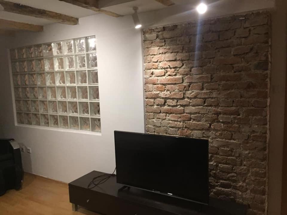 Central Apartment Prishtinë Ngoại thất bức ảnh