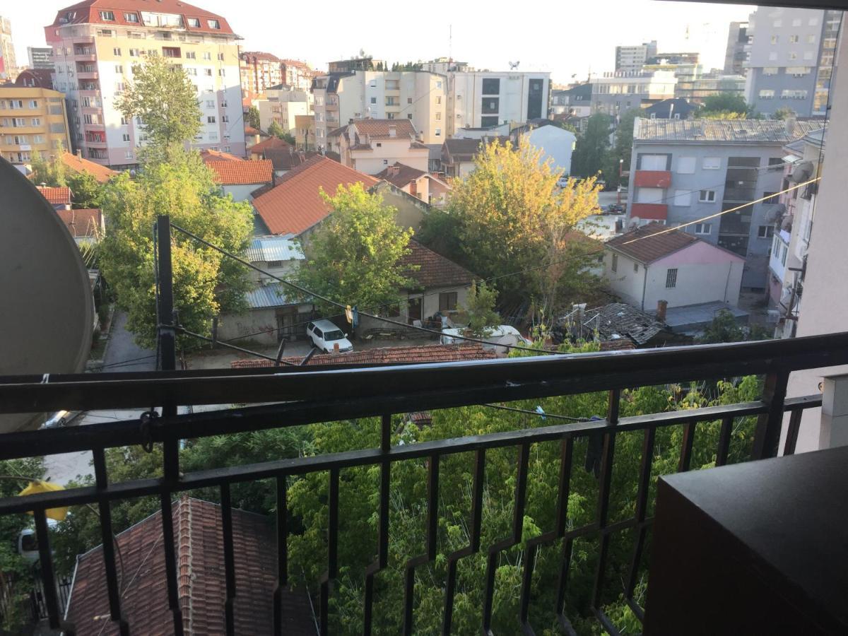 Central Apartment Prishtinë Ngoại thất bức ảnh